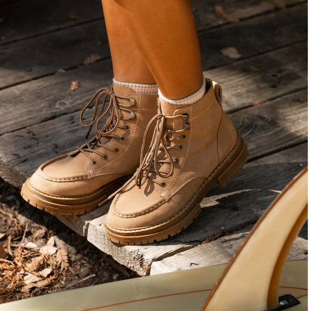 Urban Outfitters Women's Tan Boots
